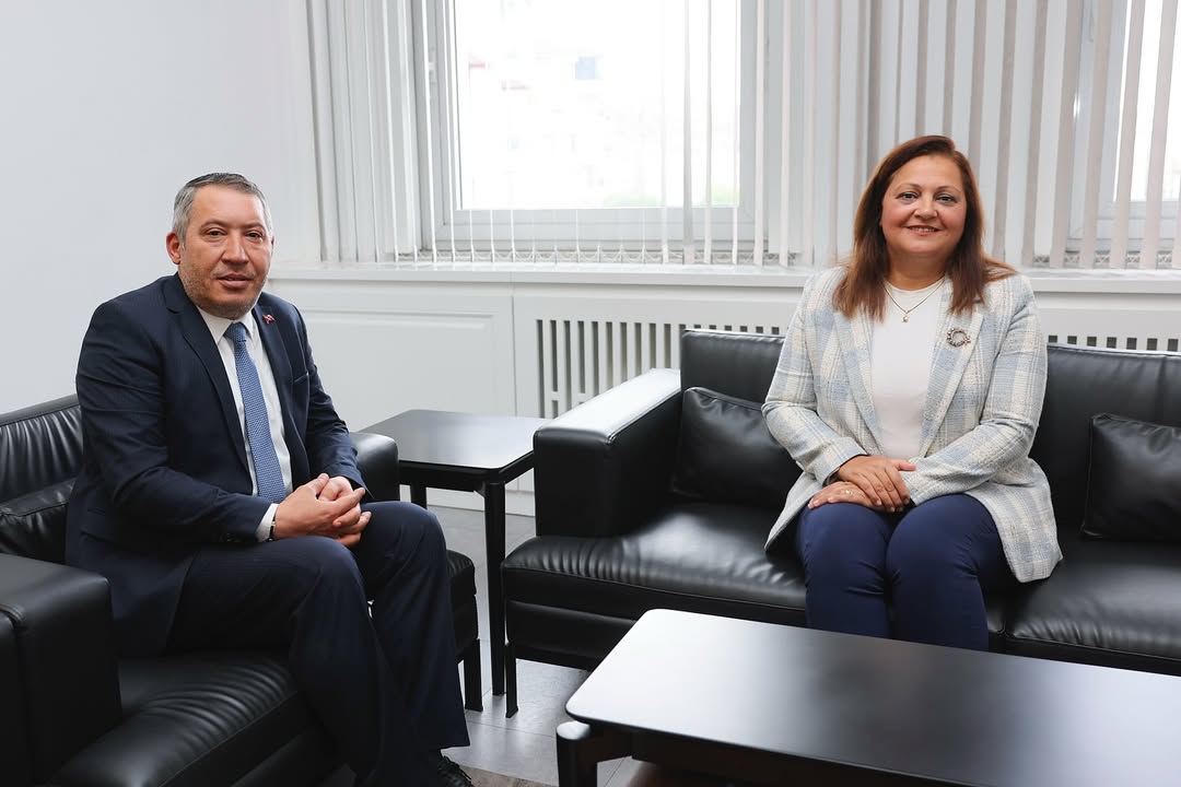 Dinar Belediye Başkanı Topçu, Ticaret ve Sanayi Odası ile Ziraat Odası ile Görüşme Gerçekleştirdi Dinar Belediye Başkanı Topçu, Ticaret ve Sanayi Odası ile Ziraat Odası ile Görüşme Gerçekleştirdi